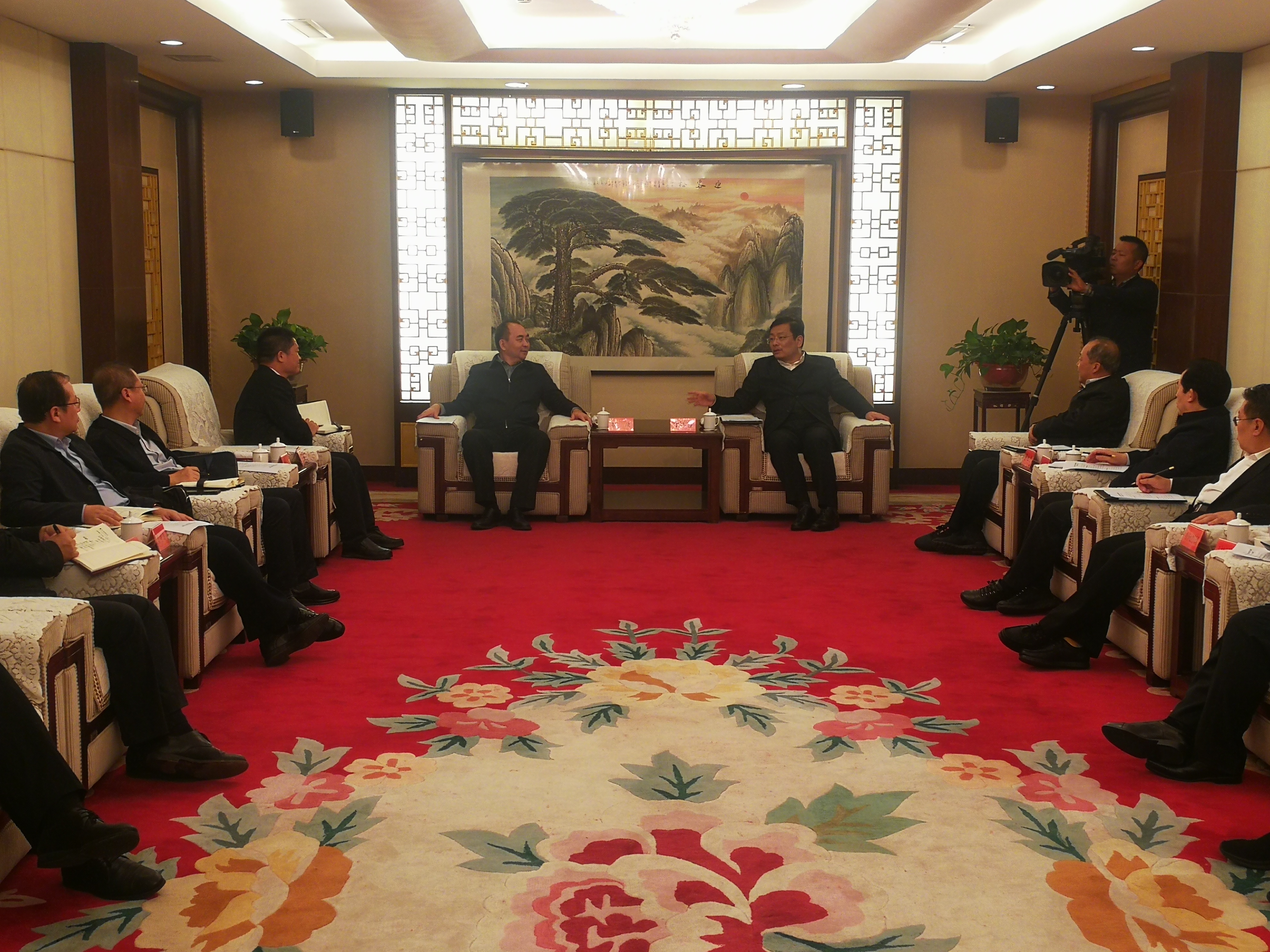 �ﲨ���˶���ί��Ƕ�Сǿ����̸��