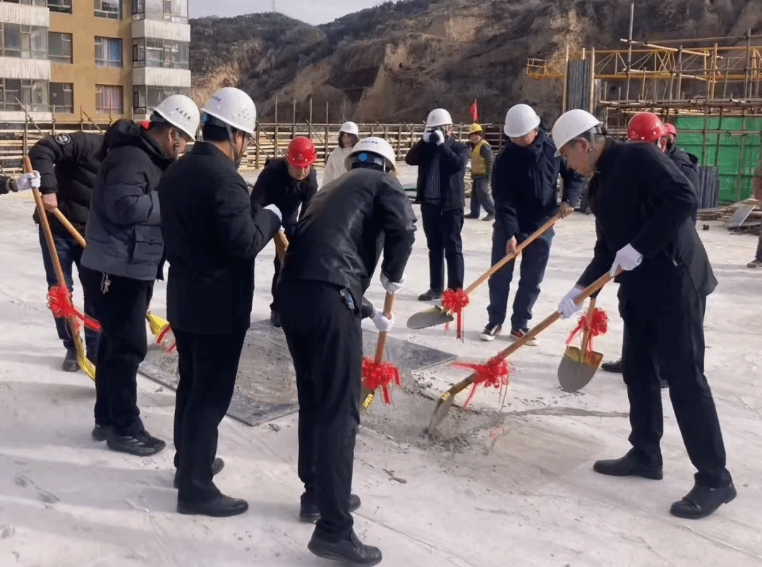 ɽ����Ͷ�彨���ųн��ĳǱ��ռ���ɳ�鹵����С��Сѧ������ʱ��Ŀ����ṹ��ȫ�ⶥ