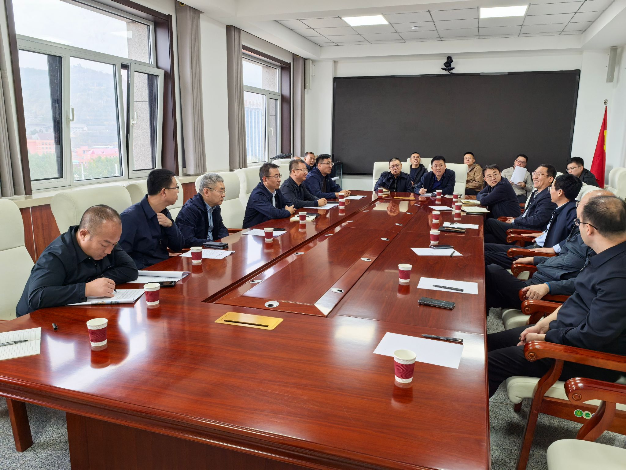 ɽ����Ͷ�Ľ������������ؾ�������̸��