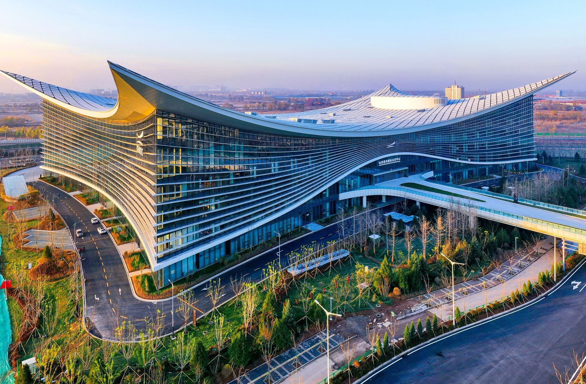 ɽ����Ͷ԰����������ɽ����ӹ��ʾۻ����ģ����������ۻ�Ч���±��