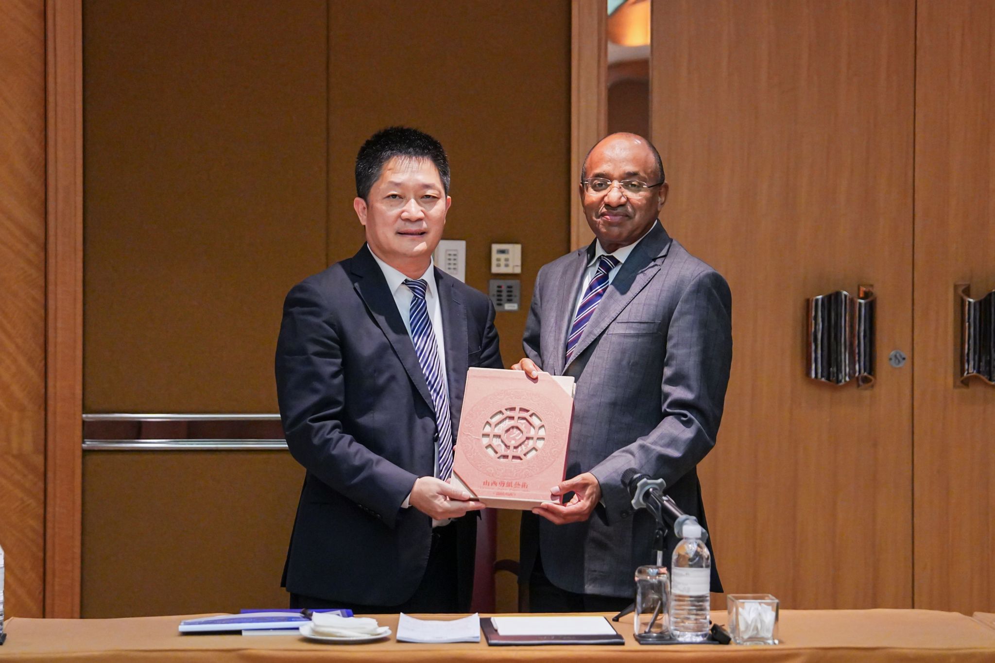 ɽ����Ͷ�����򵼰ݻ�̹ɣ����ɣ���Ͷ���ͳķά��