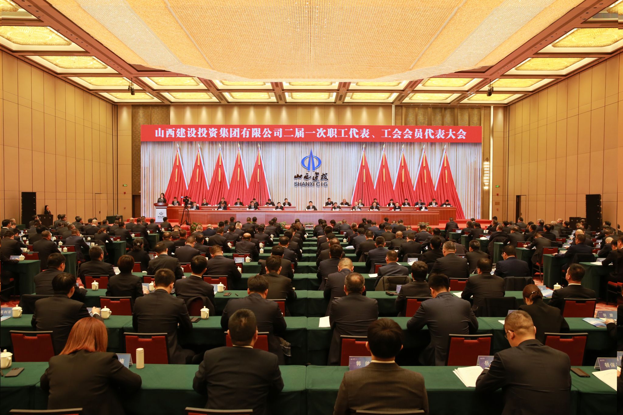 ɽ����Ͷ���Ŷ���һ��ְ�������������Ա�������ʤ���ٿ�