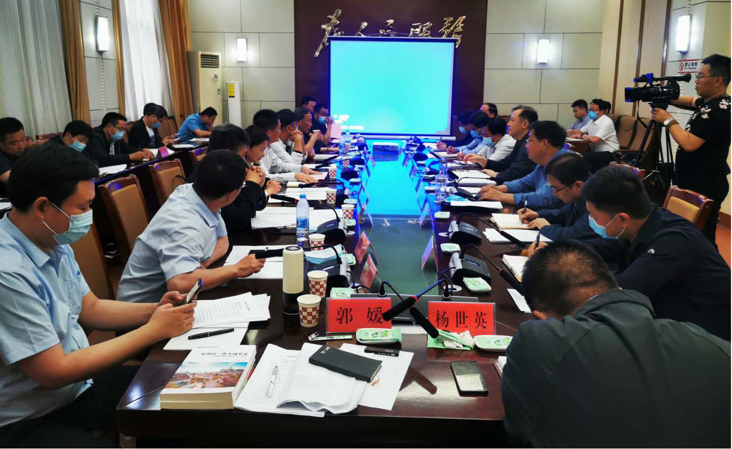 �������Ÿ����ǿ�����ɫС��������Ŀ