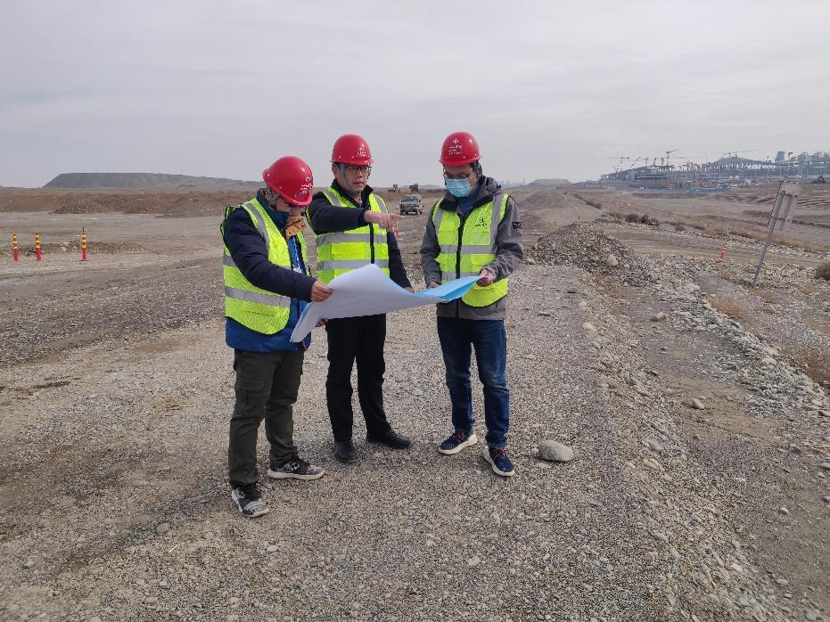 ɽ����Ͷ��е�����ſ�����·������ʱ�߳��޾�