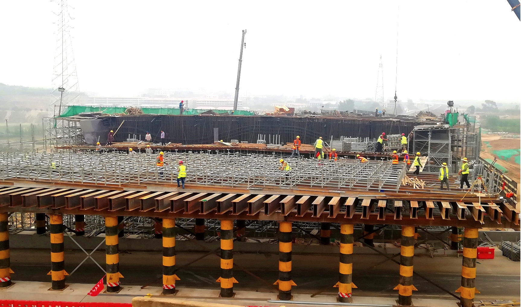 �����л��Ƕ�·��������������̫�ɶ�K816+100��֯�ڵ㴦��ʽʩ��